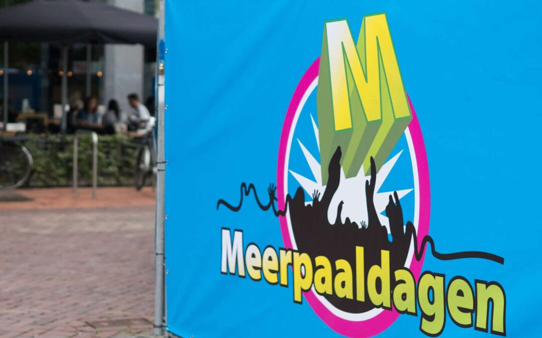 doek aan een hek bij meerpaaldagen dronten